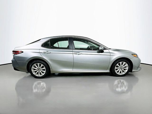Used 2020 Toyota Camry LE FWD image 8