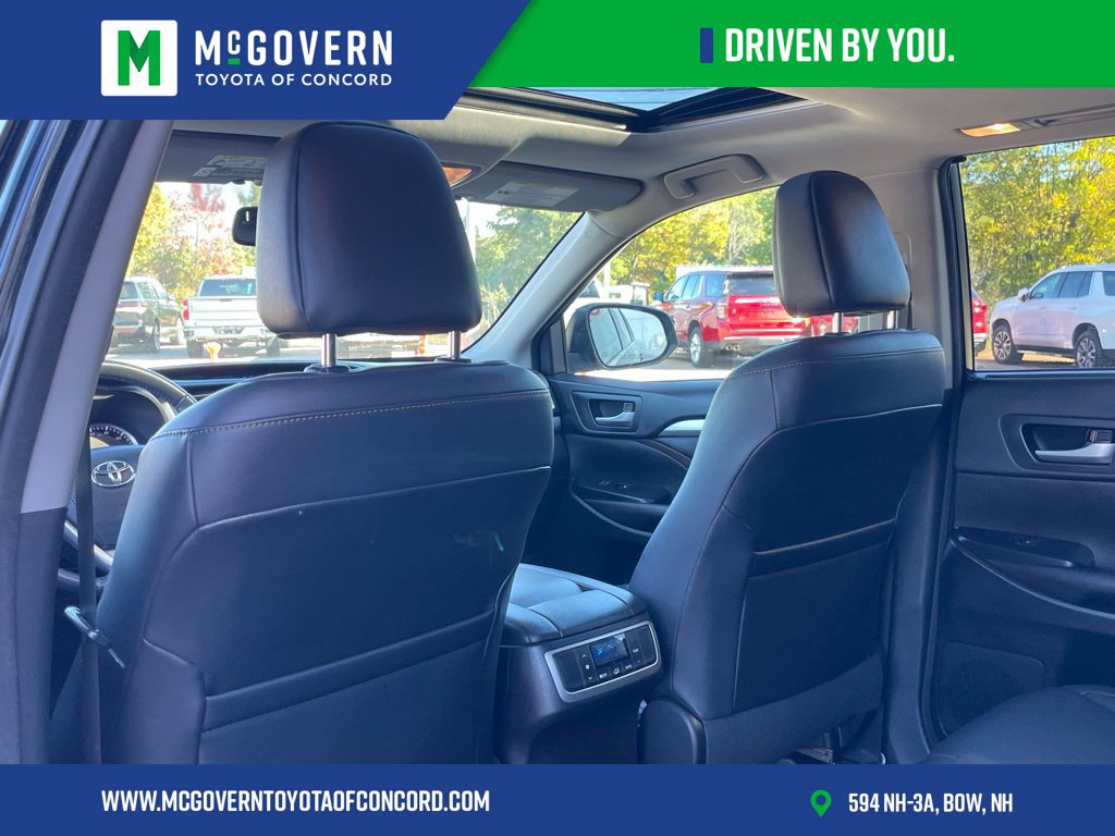 Used 2016 Toyota Highlander XLE AWD/4WD image 16