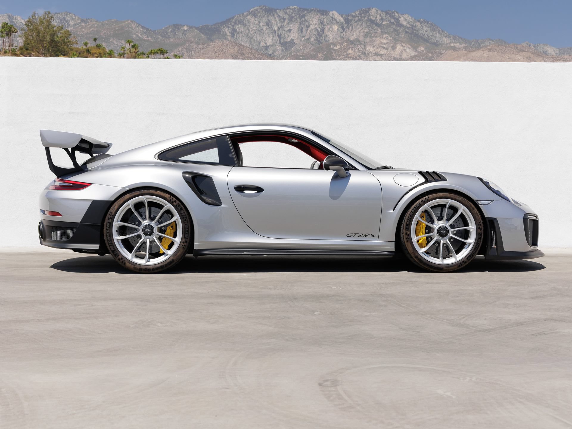 Certified 2018 Porsche 911 GT2 RS RWD image 8