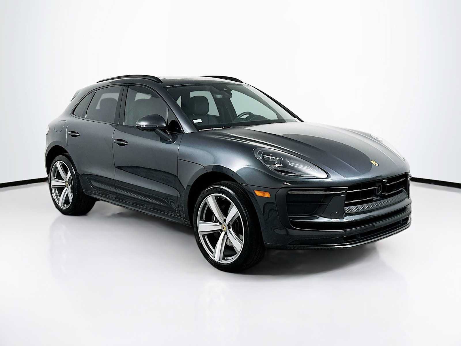 Certified 2026 Porsche Macan AWD/4WD image 7