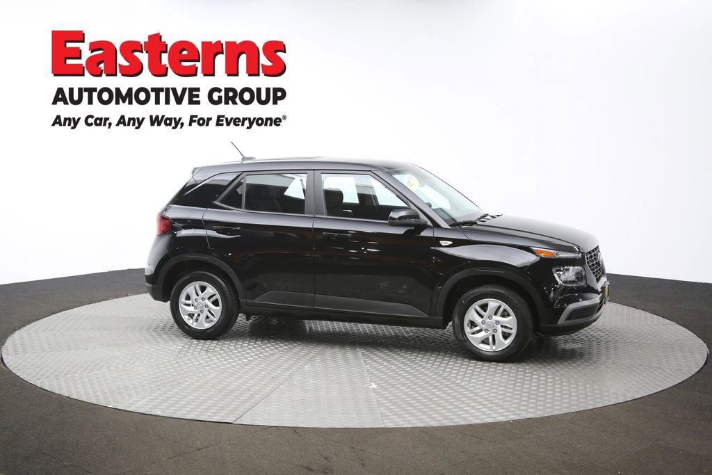 Used 2025 Hyundai Venue SE image 46