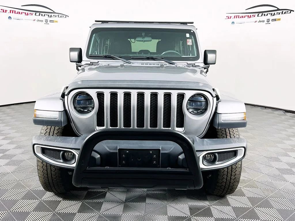 Used 2019 Jeep Wrangler Unlimited Sahara w/ Cold Weather Group AWD/4WD image 3