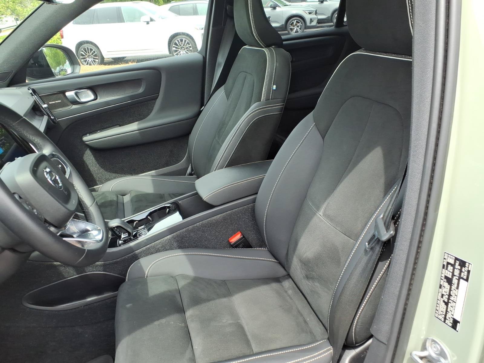 Used 2023 Volvo XC40 Recharge Ultimate w/ Protection Package Premier AWD/4WD image 20