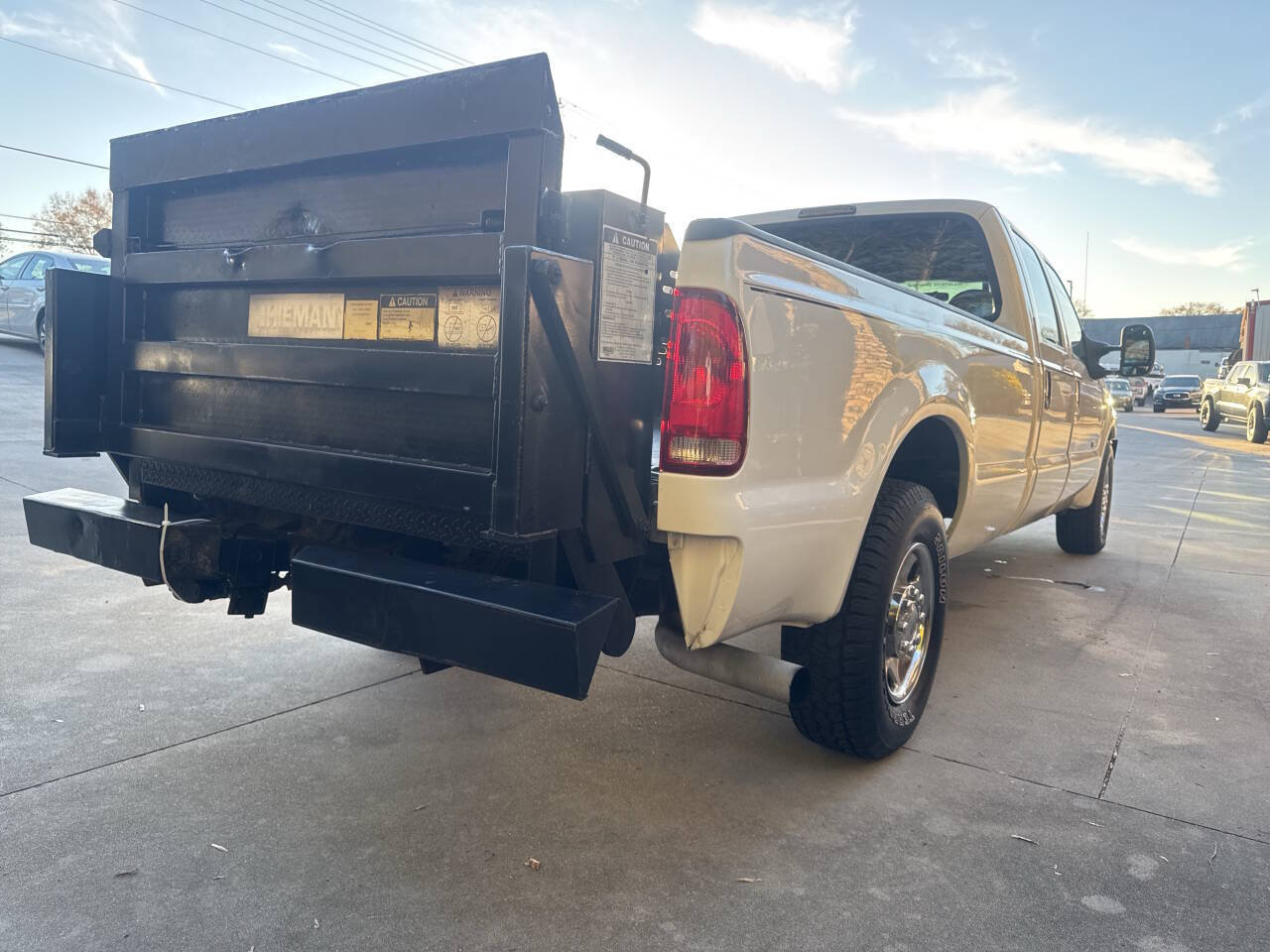 Used 2006 Ford F350 Lariat RWD image 5