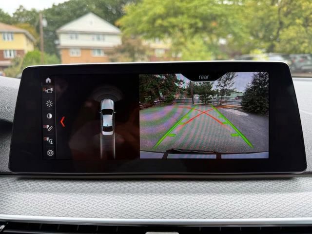 Used 2018 BMW 540i xDrive w/ M Sport Package image 20