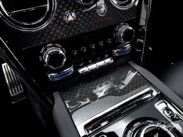 Used 2024 Rolls-Royce Cullinan Black Badge AWD/4WD image 38