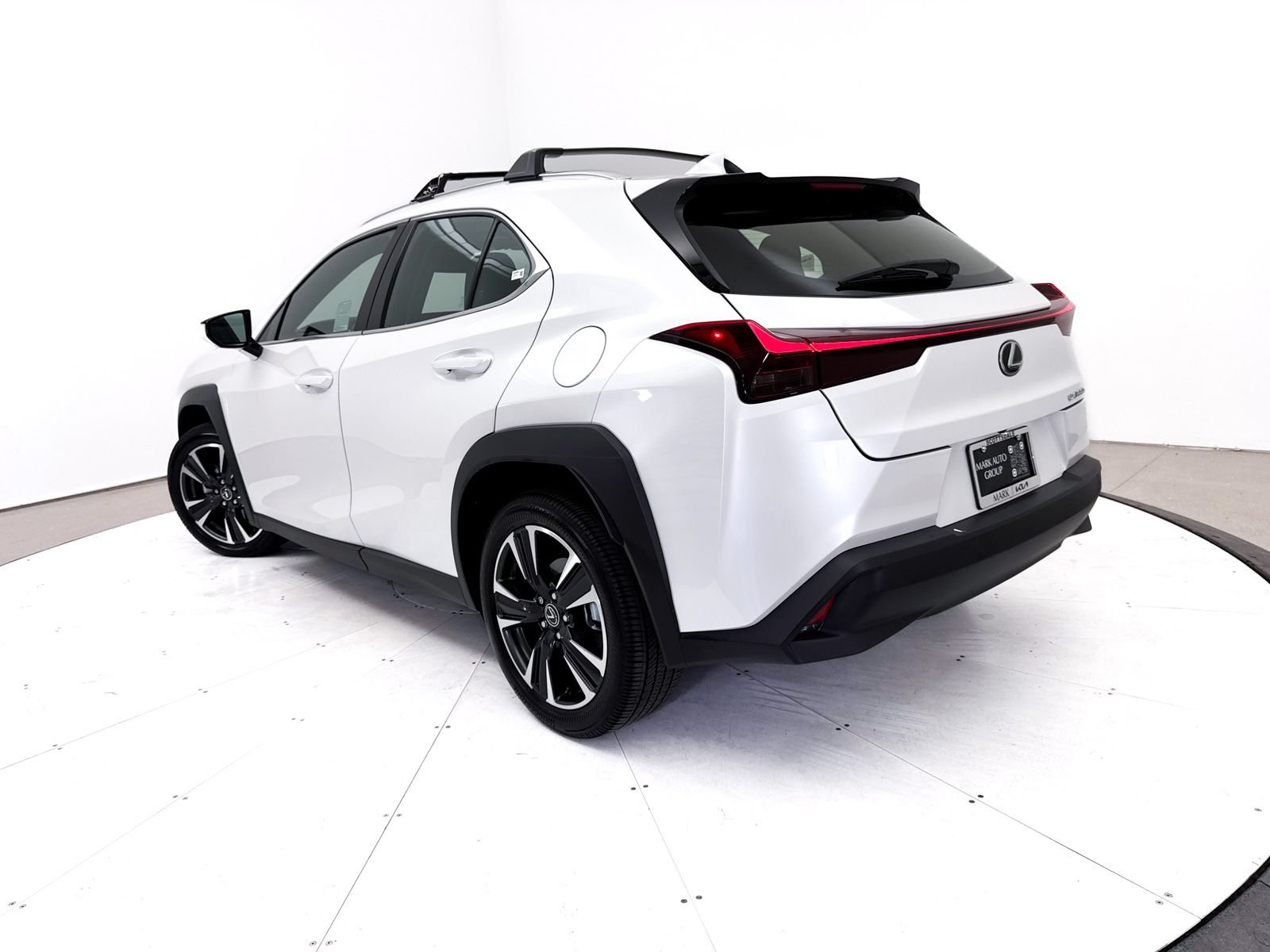 Used 2025 Lexus UX 300h FWD w/ Accessory Package (Z2) image 2