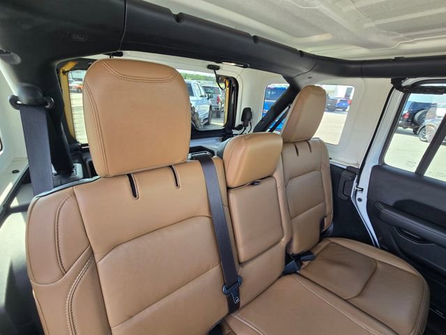 Used 2023 Jeep Wrangler Unlimited Rubicon w/ Safety Group AWD/4WD image 17