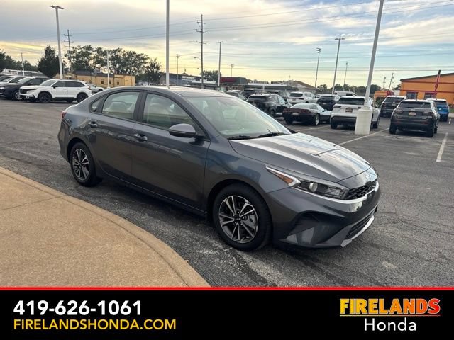 Used 2023 Kia Forte LXS w/ LXS Technology Package FWD image 7