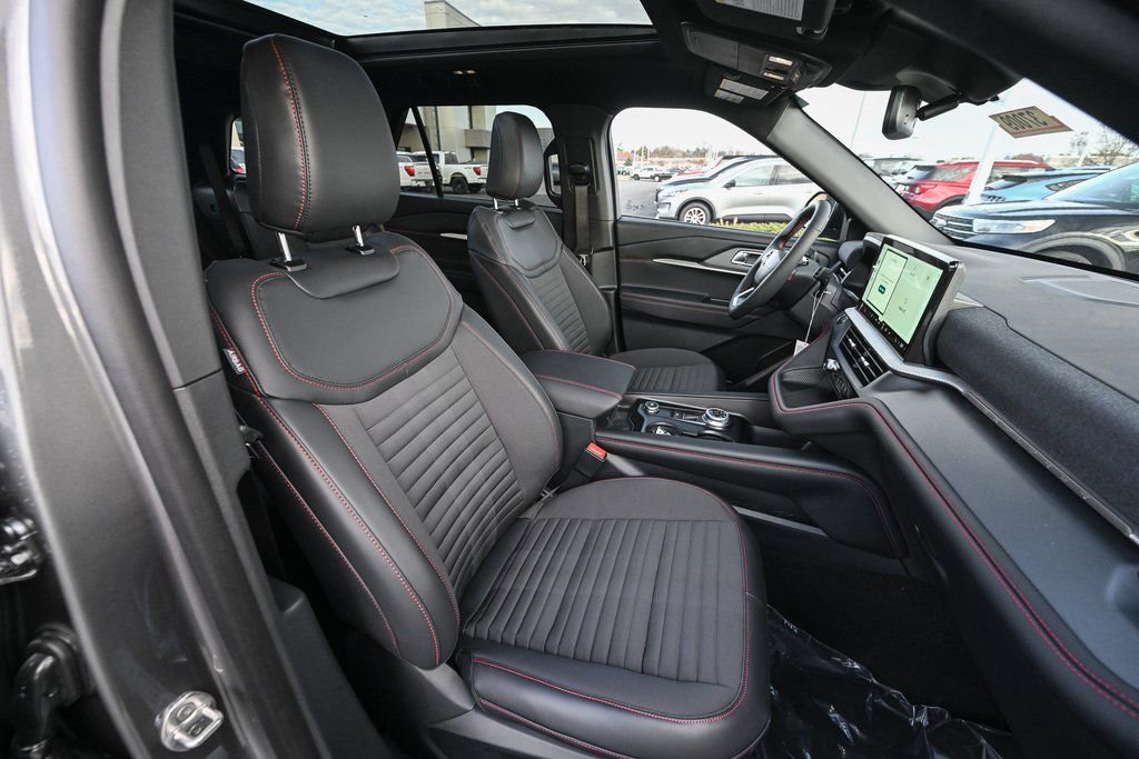 New 2026 Ford Explorer ST-Line w/ ST-Line Street Pack image 23