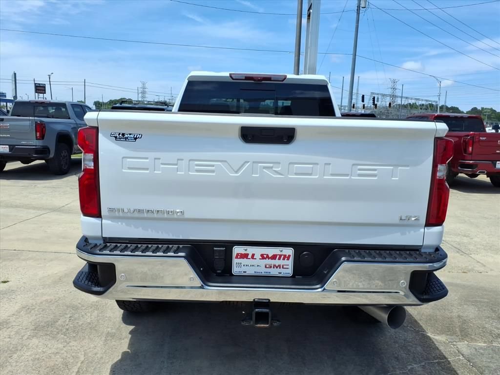 Used 2024 Chevrolet Silverado 2500 LTZ w/ LTZ Premium Package AWD/4WD image 6