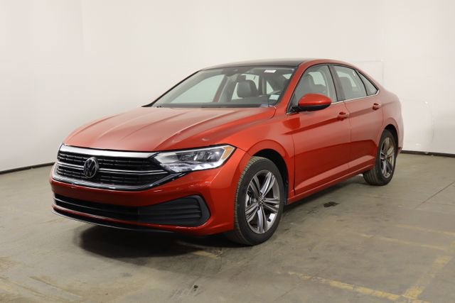 Used 2023 Volkswagen Jetta SE w/ Panoramic Sunroof Package image 2