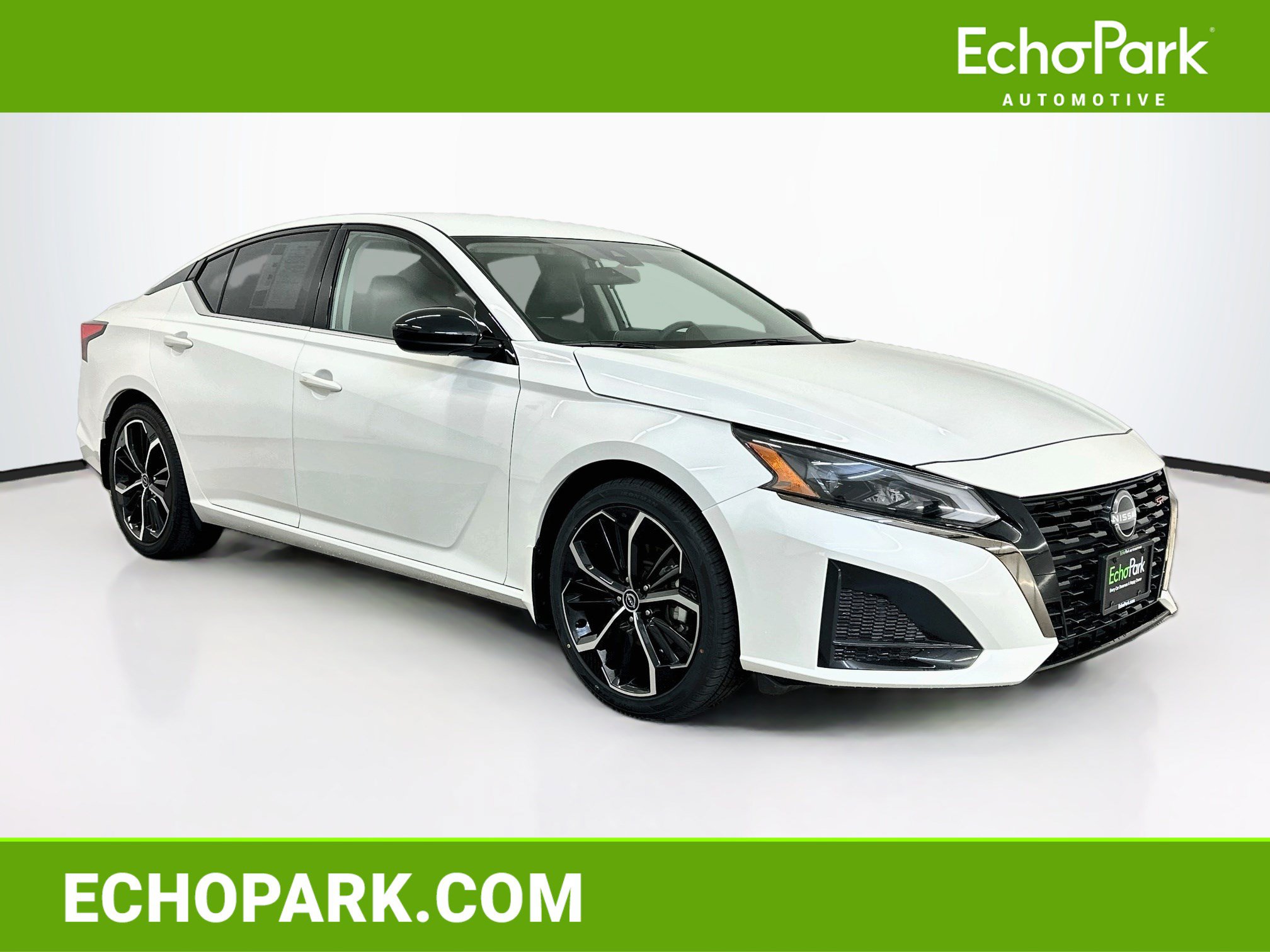 Used 2023 Nissan Altima 2.5 SR FWD image 1