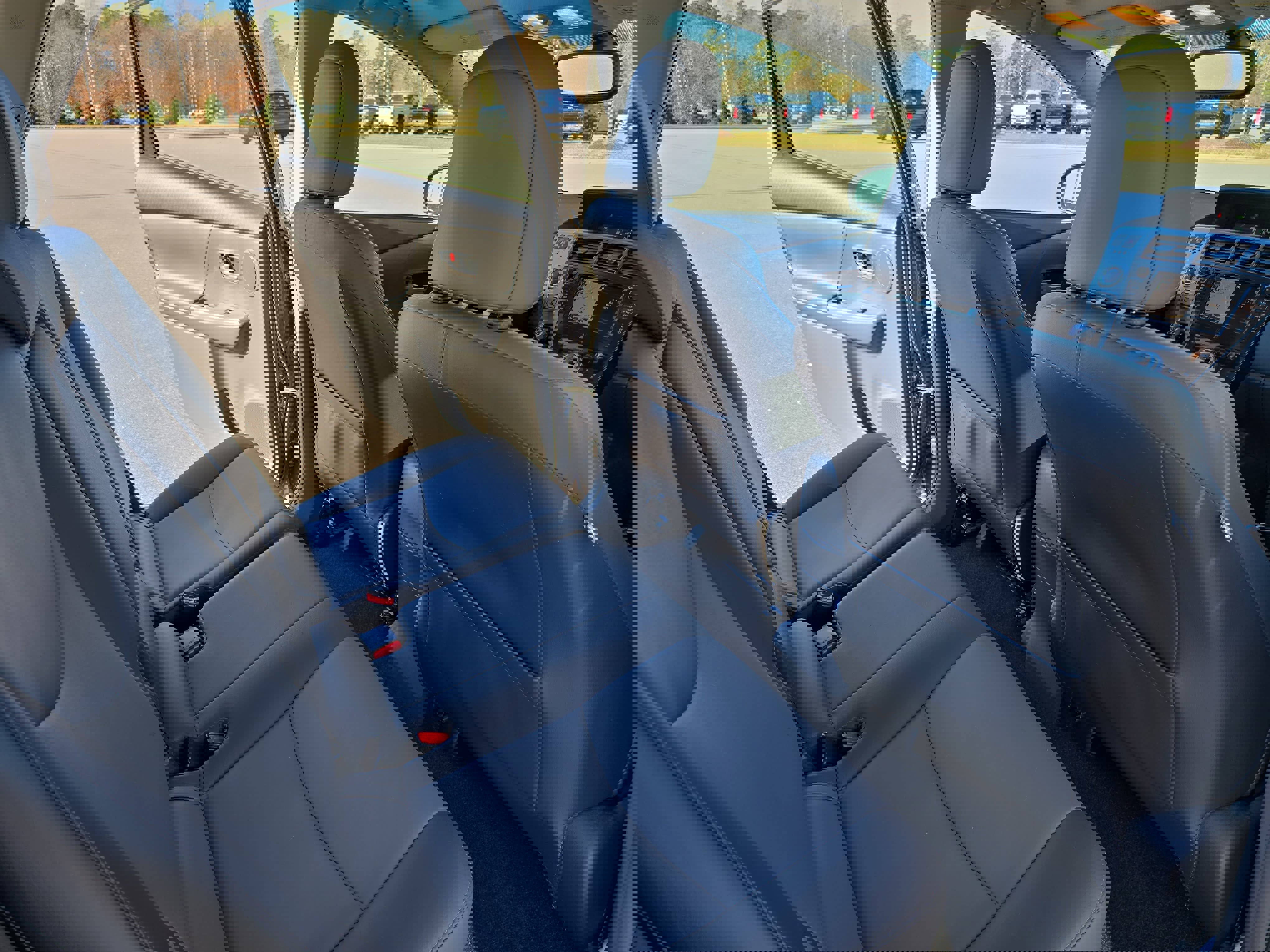 Used 2014 Toyota Prius V Five image 11