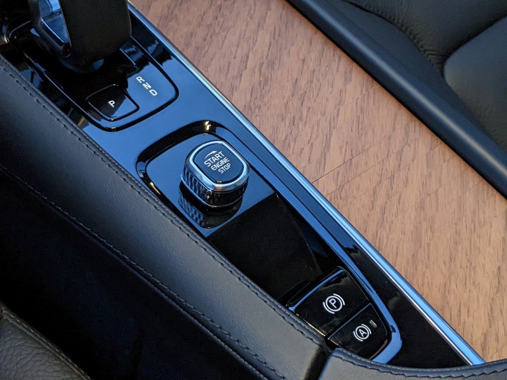 Certified 2025 Volvo XC90 B5 Plus image 20