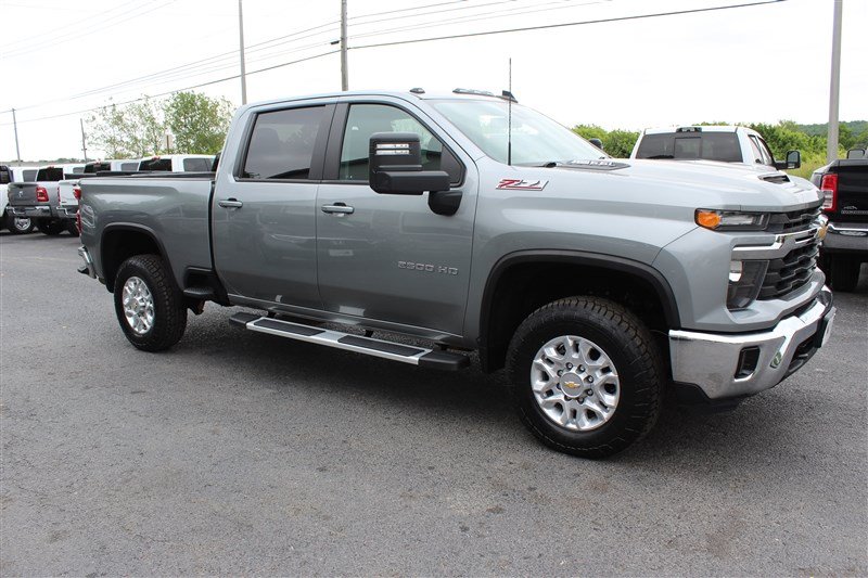 Used 2024 Chevrolet Silverado 2500 LT w/ All Star Edition AWD/4WD image 10