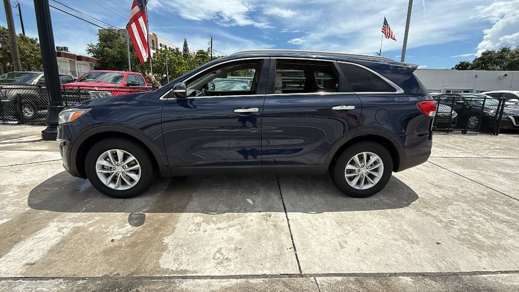 Used 2018 Kia Sorento FWD image 11