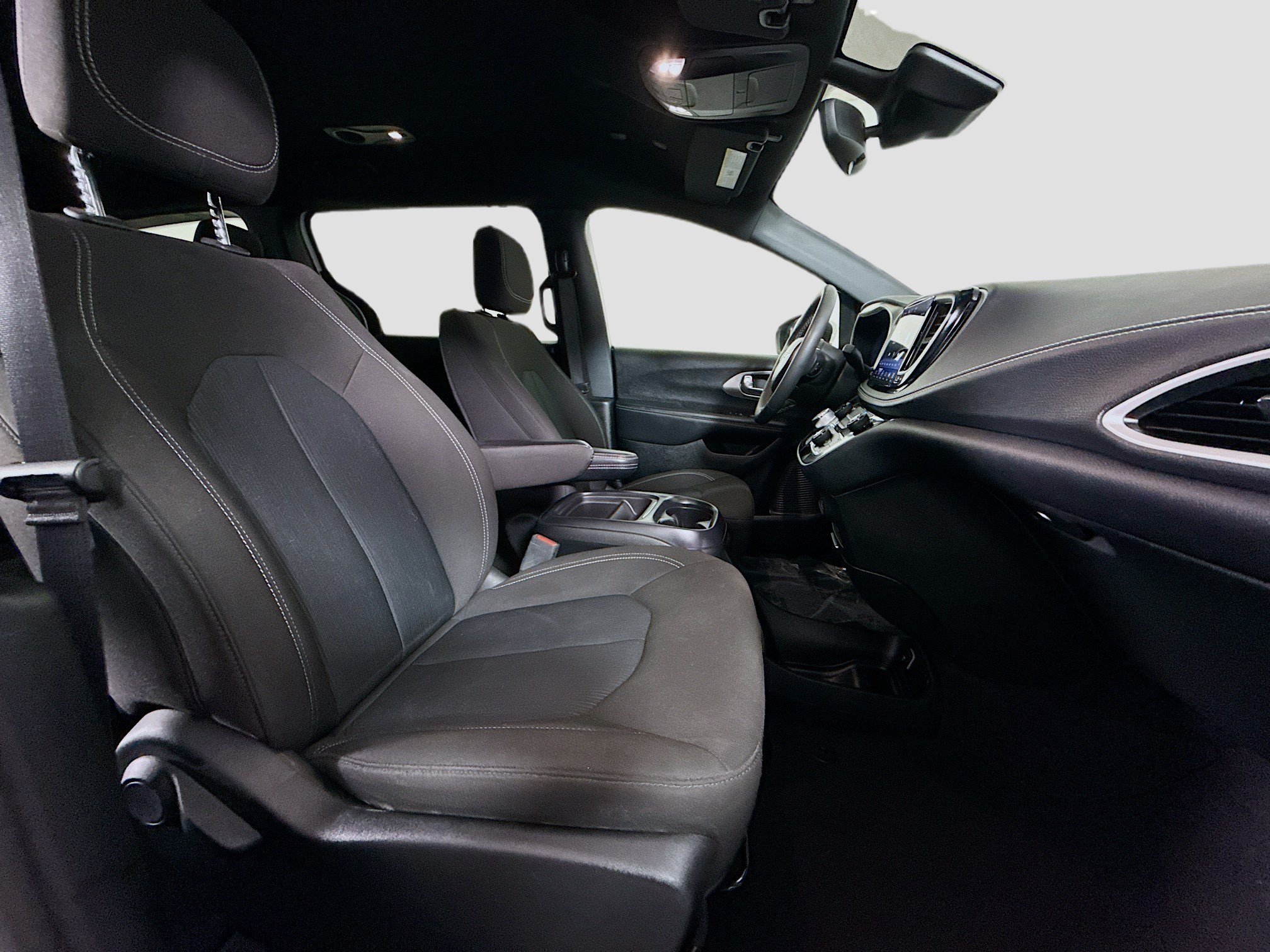 Used 2023 Chrysler Pacifica Touring FWD image 29