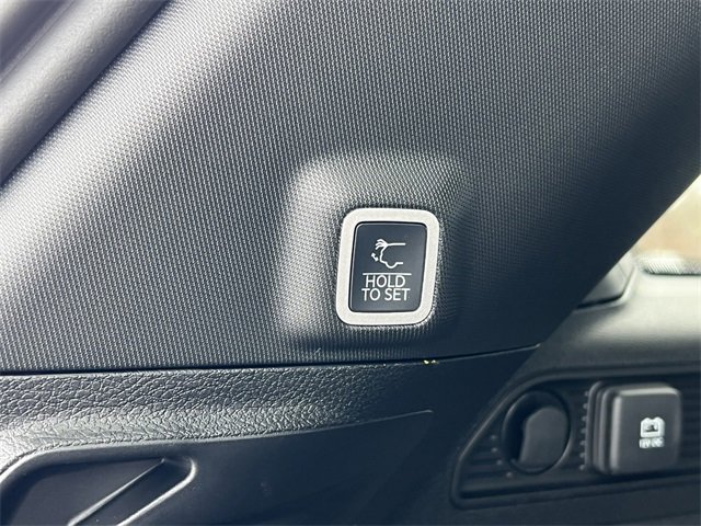 New 2025 Jeep Grand Cherokee Limited w/ Black Appearance Package image 38