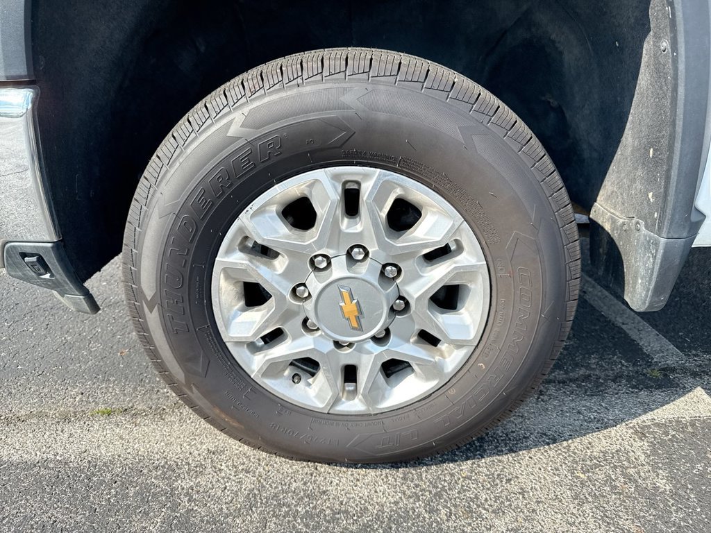 Used 2024 Chevrolet Silverado 2500 LT AWD/4WD image 10