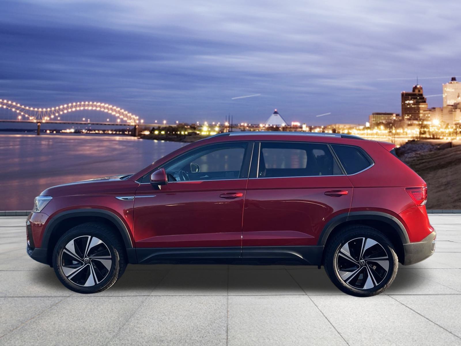 Used 2024 Volkswagen Taos SE image 2