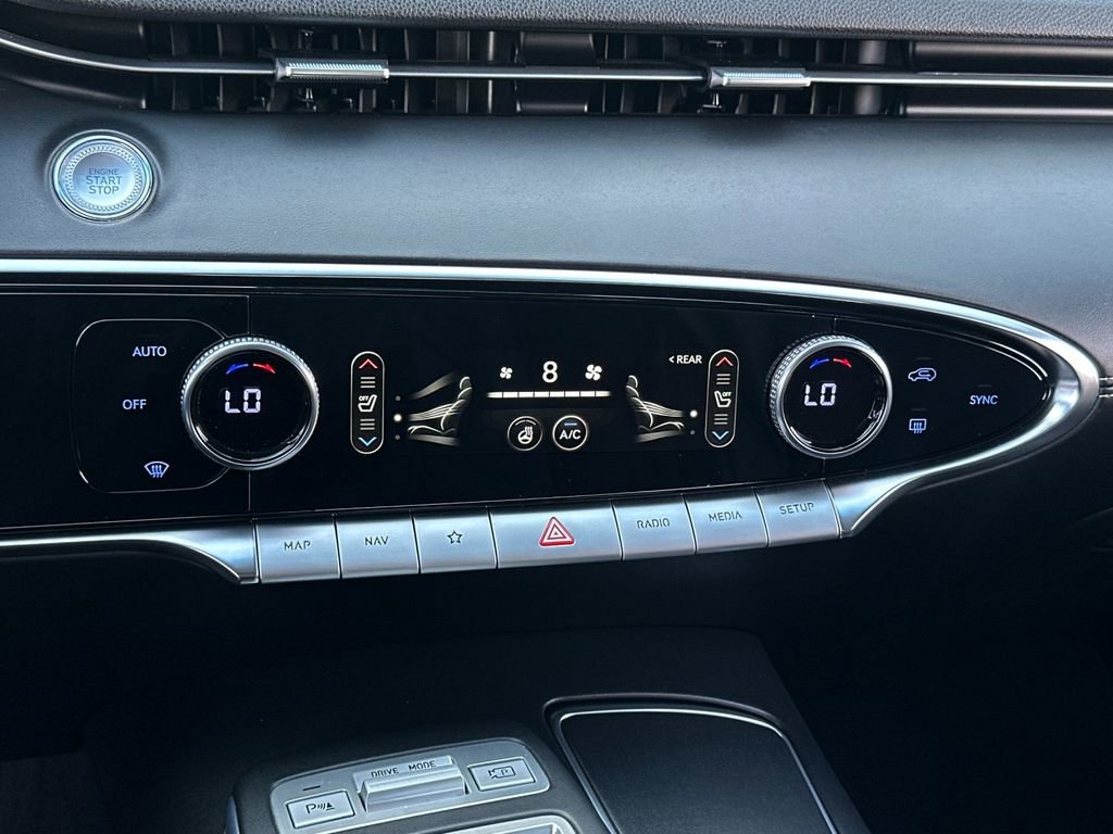 Used 2023 Genesis GV70 2.5T w/ Select Package image 22