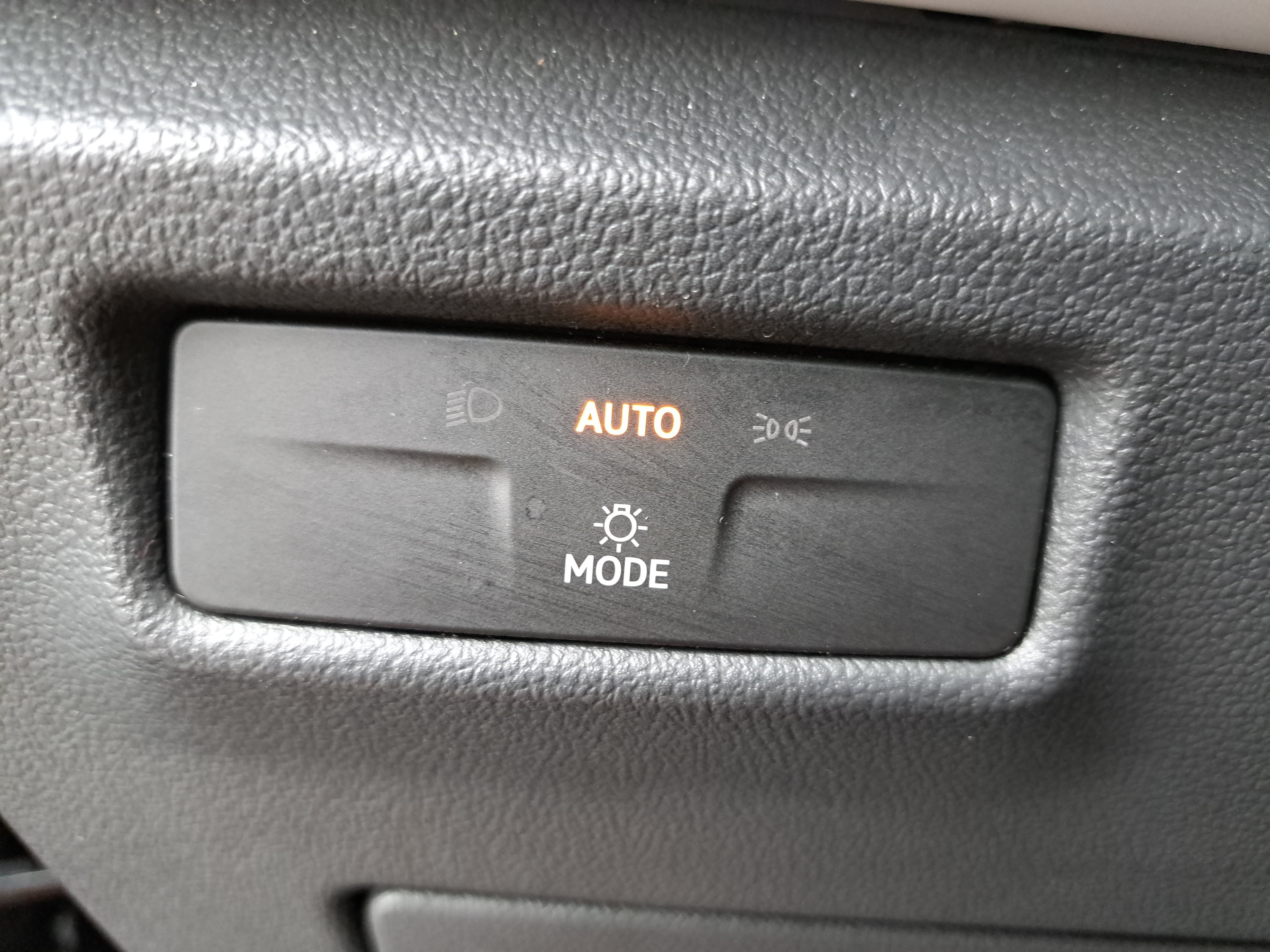 Certified 2025 Volkswagen Tiguan S FWD image 23