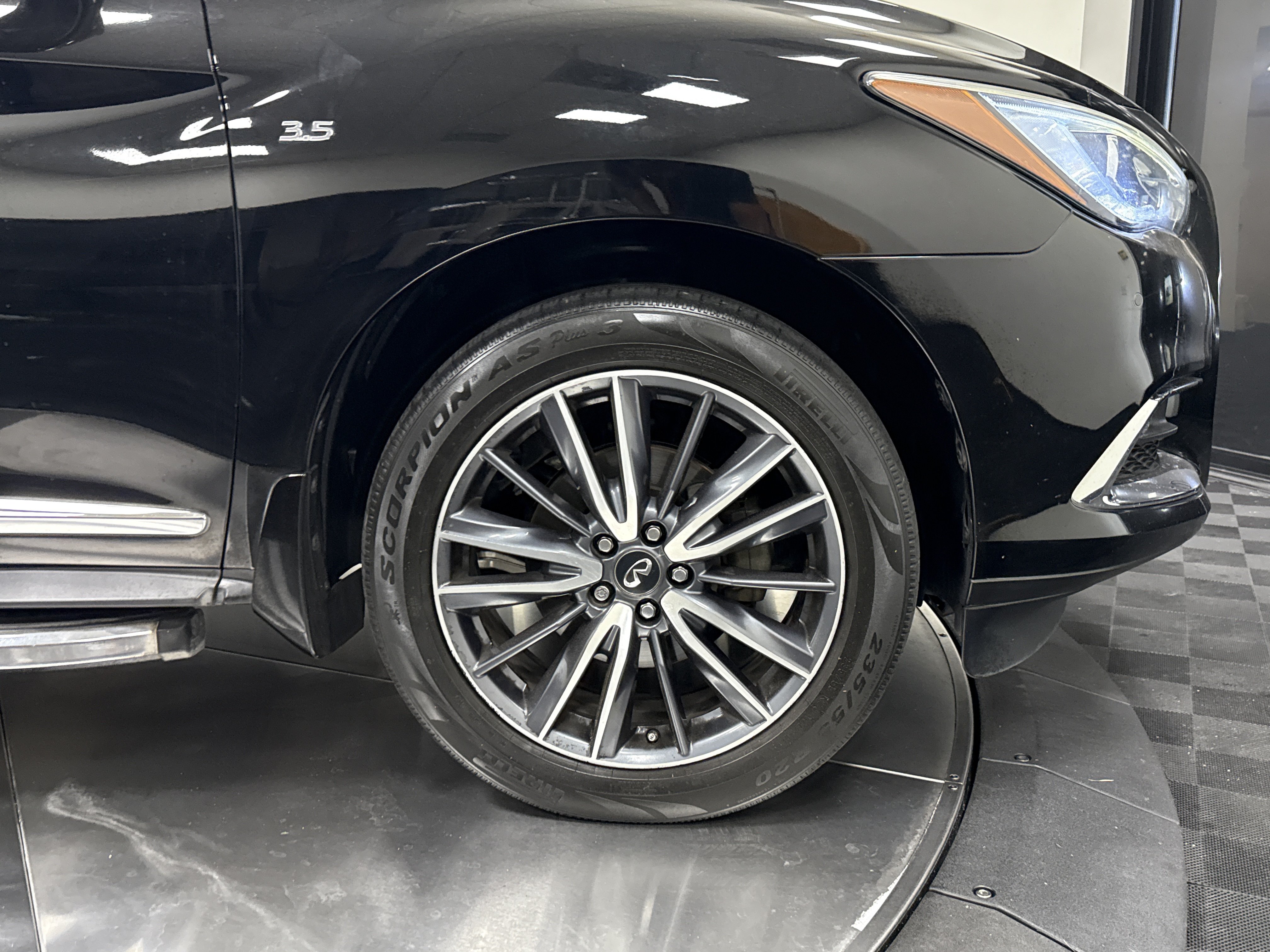 Used 2018 INFINITI QX60 FWD w/ Deluxe Technology Package image 9