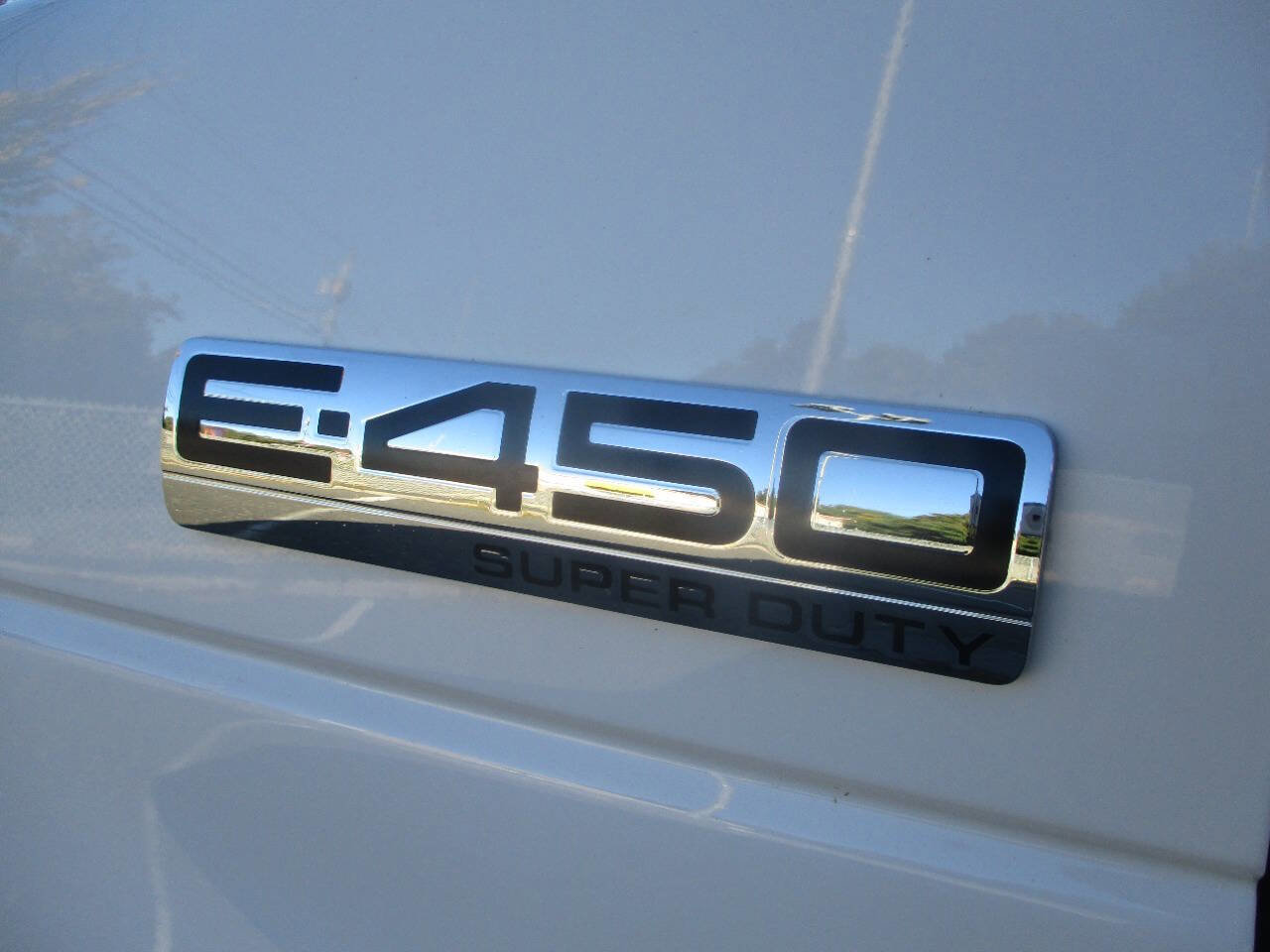 Used 2019 Ford E-450 and Econoline 450 Super Duty image 15