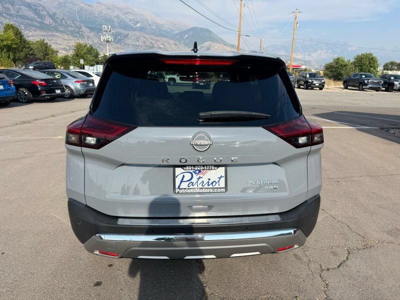 Used 2023 Nissan Rogue Platinum AWD/4WD image 4