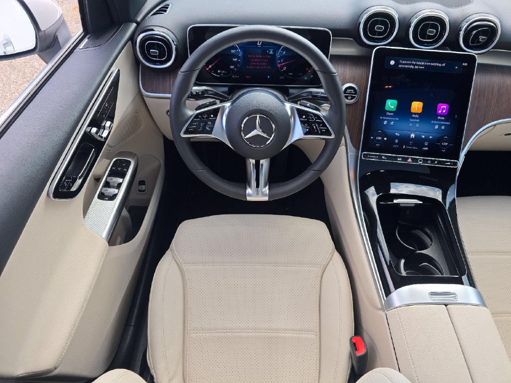 Used 2026 Mercedes-Benz GLC 300 4MATIC image 26