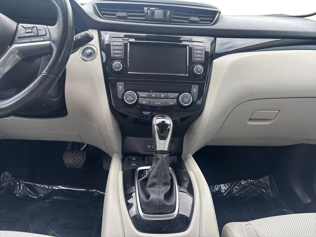 Used 2021 Nissan Rogue Sport SL w/ Premium Package FWD image 12