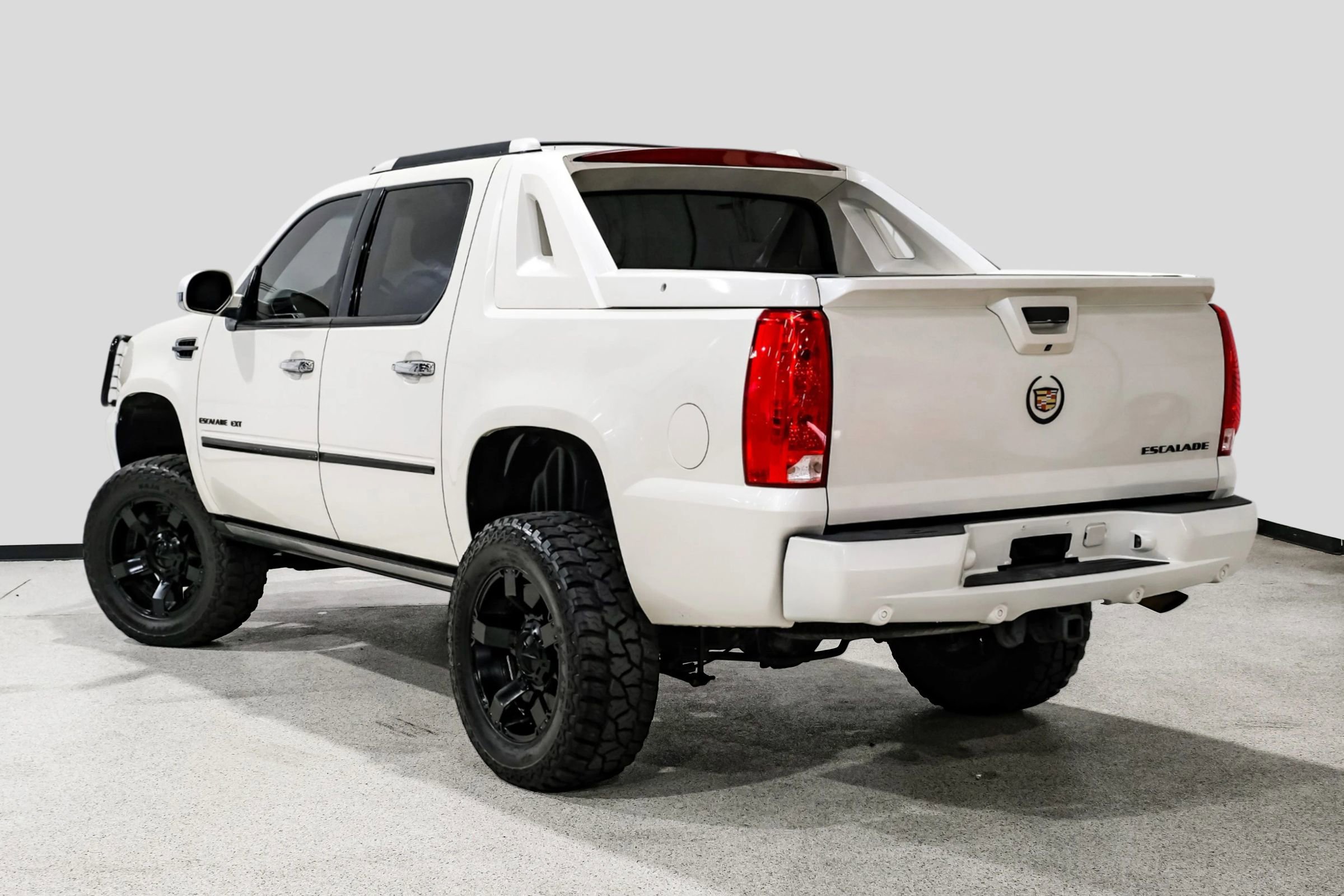 Used 2013 Cadillac Escalade EXT Premium AWD/4WD image 8