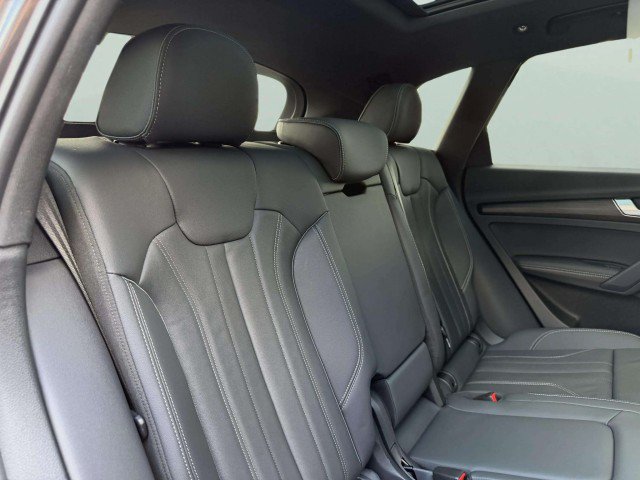 Certified 2025 Audi Q5 e Premium Plus w/ Premium Plus Package AWD/4WD image 27