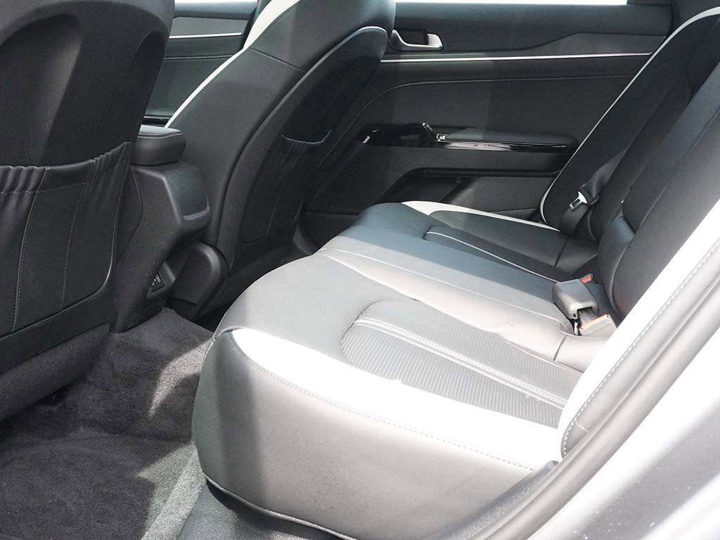Used 2025 Kia K5 GT-Line w/ GT-Line Premium Package FWD image 31