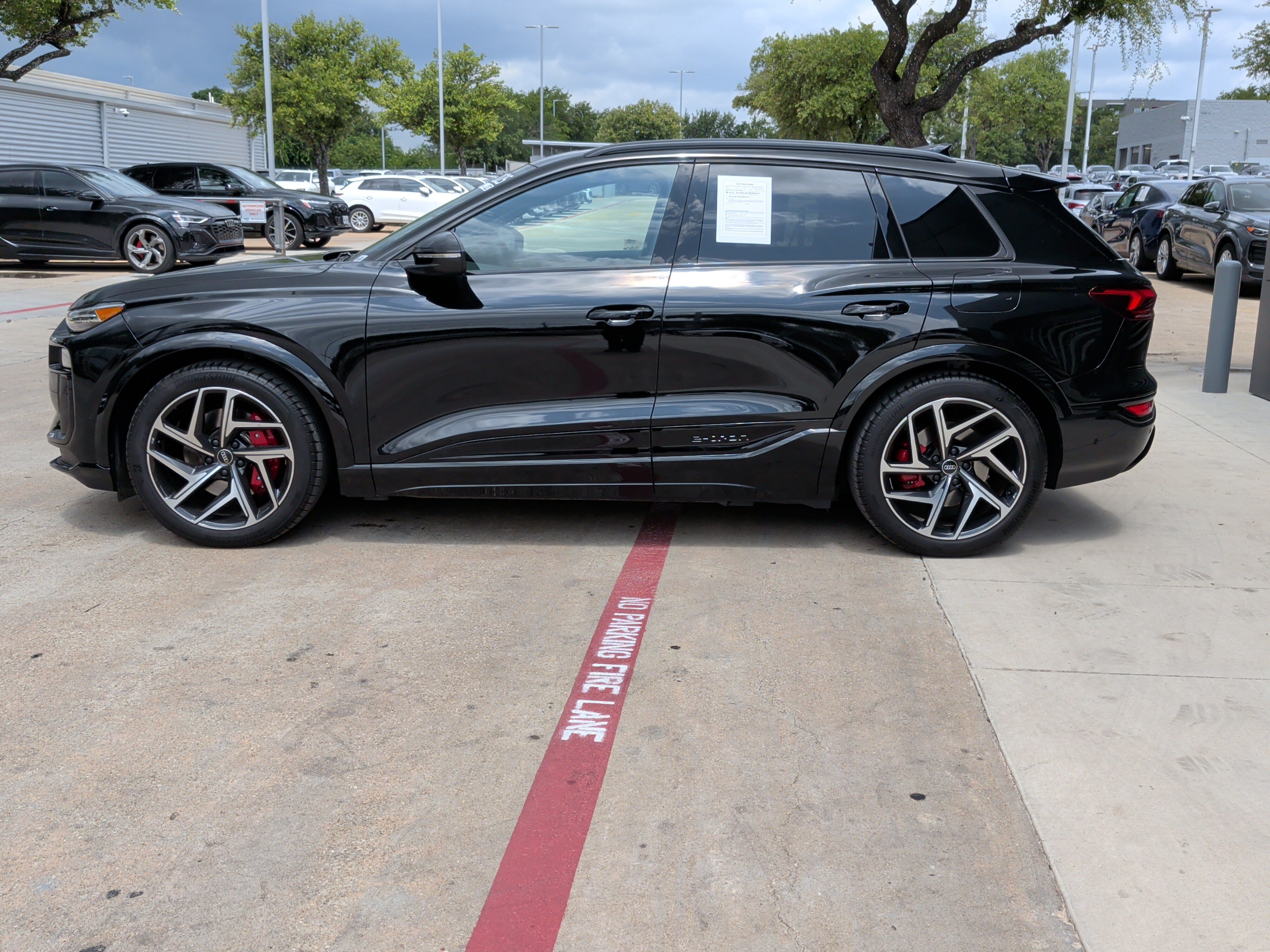 Certified 2025 Audi SQ6 e-tron Prestige w/ Premium Plus AWD/4WD image 7