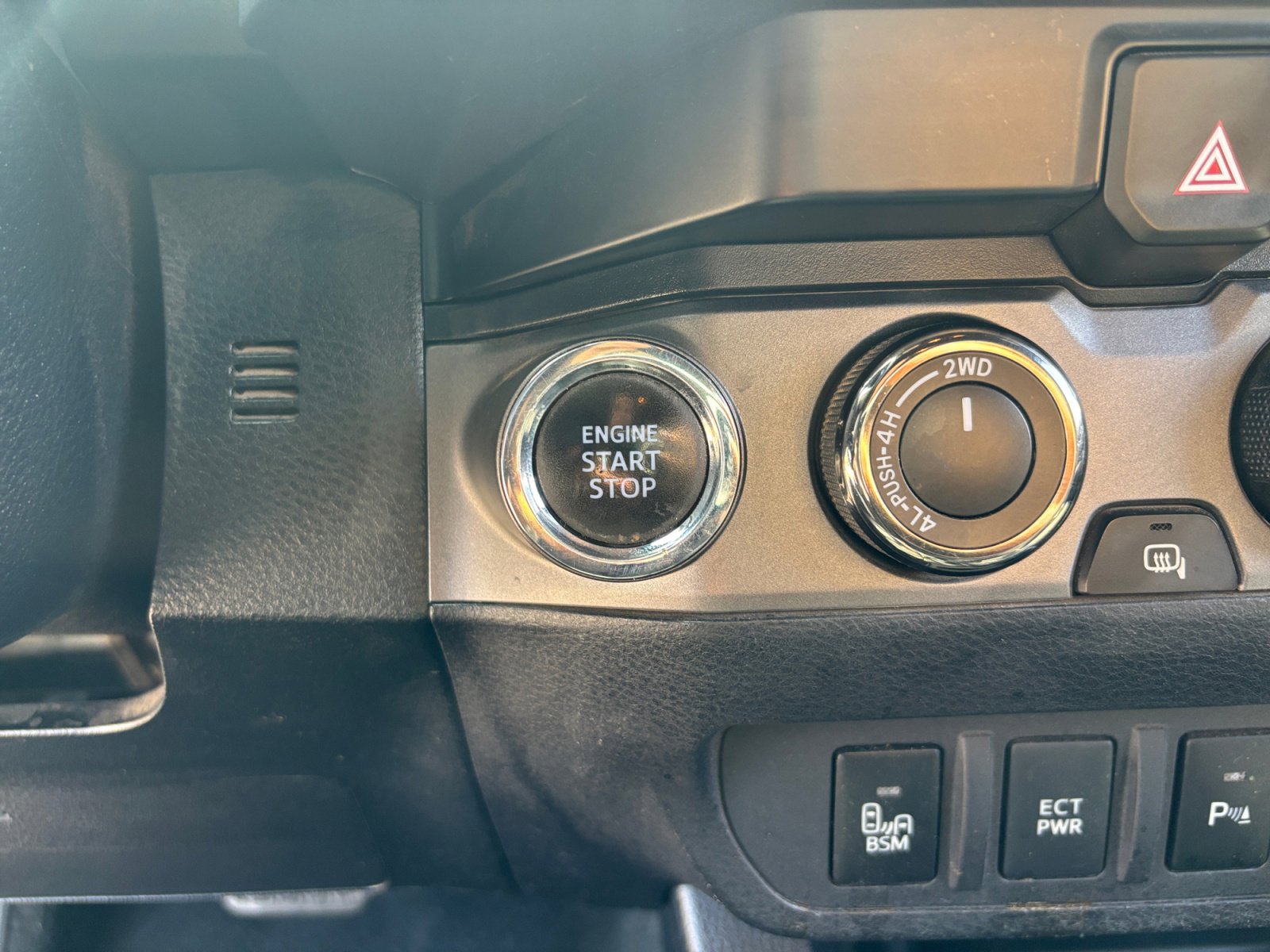 Used 2020 Toyota Tacoma TRD Off-Road w/ Technology Package image 28