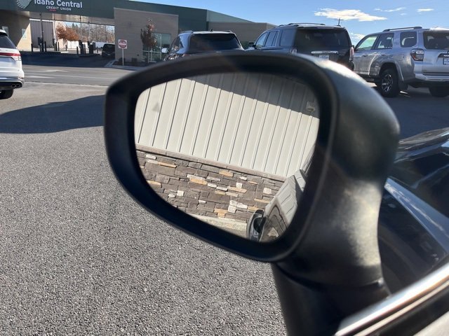 Used 2019 Chrysler Pacifica Touring image 29