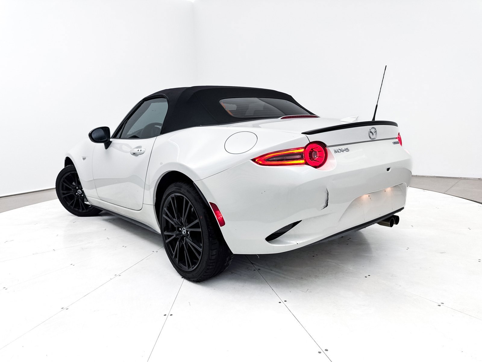 Used 2025 MAZDA MX-5 Miata Club image 2