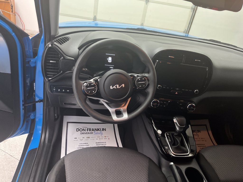 Used 2025 Kia Soul S FWD image 16