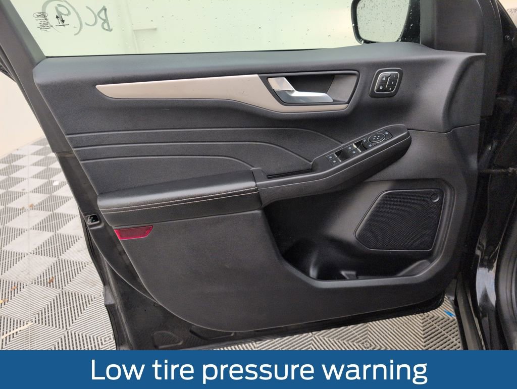 Used 2022 Ford Escape SEL w/ Technology Package image 39