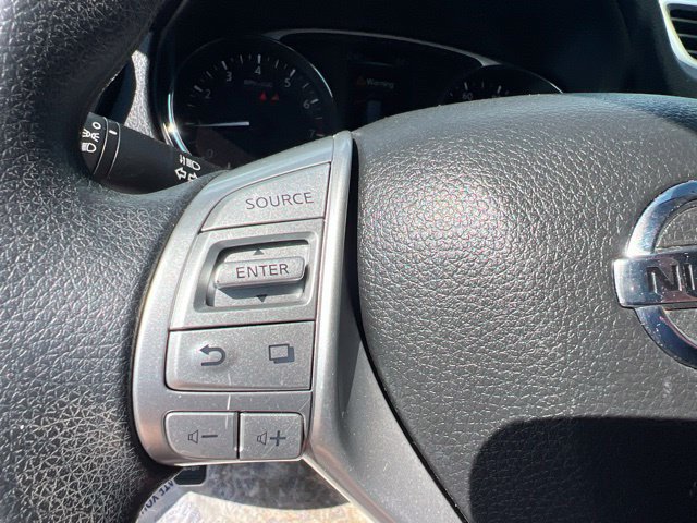Used 2016 Nissan Rogue S AWD/4WD image 22