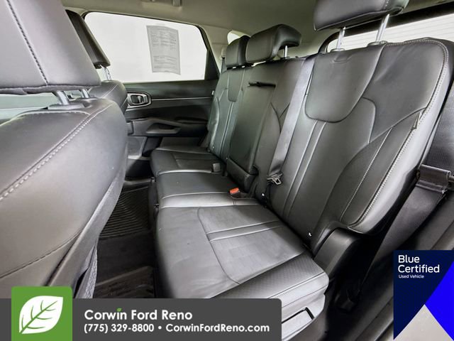 Used 2025 Kia Sorento S image 28