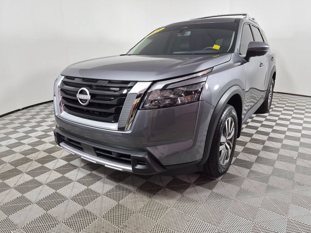 Used 2025 Nissan Pathfinder SL FWD image 7