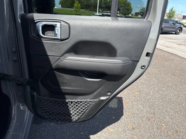 Used 2023 Jeep Wrangler Unlimited Rubicon 4xe w/ Cold Weather Group AWD/4WD image 16