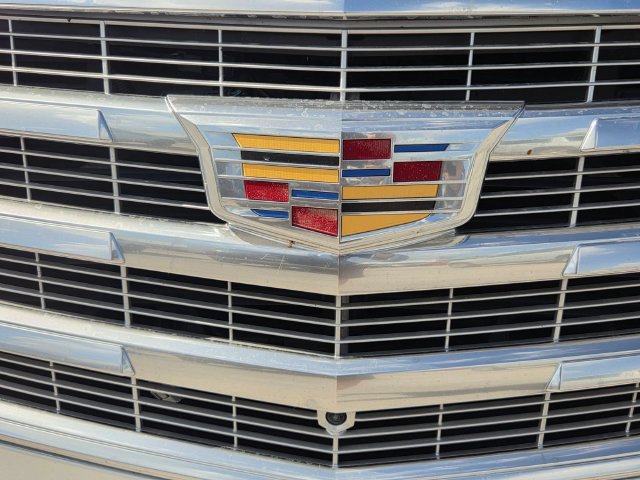 Used 2017 Cadillac Escalade Premium Luxury RWD image 5