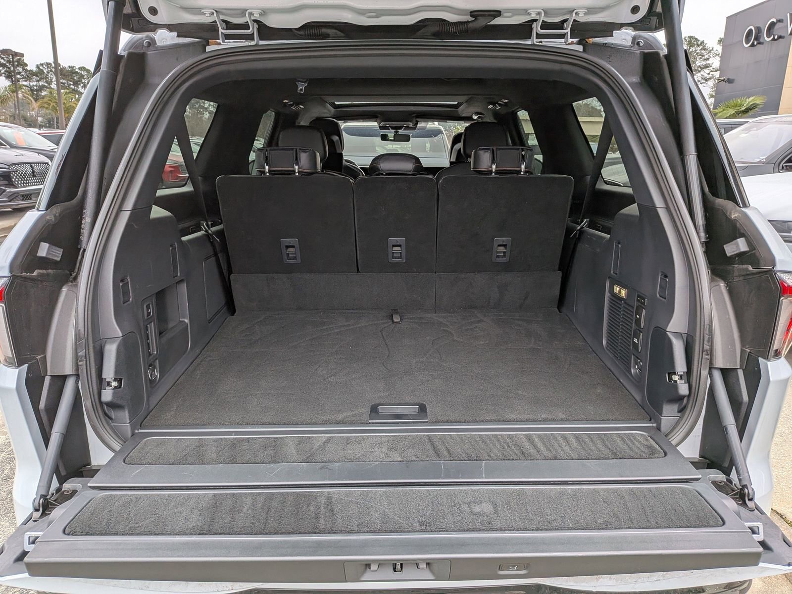 Certified 2025 Lincoln Navigator L Black Label image 15