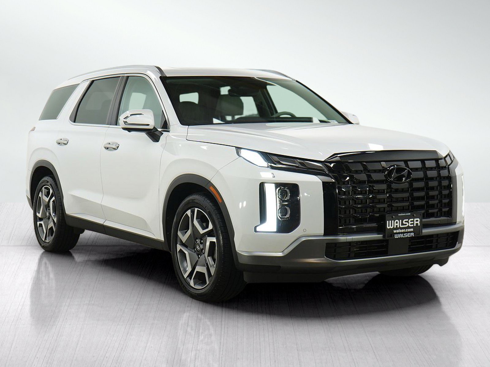 Certified 2024 Hyundai Palisade Limited AWD/4WD image 7