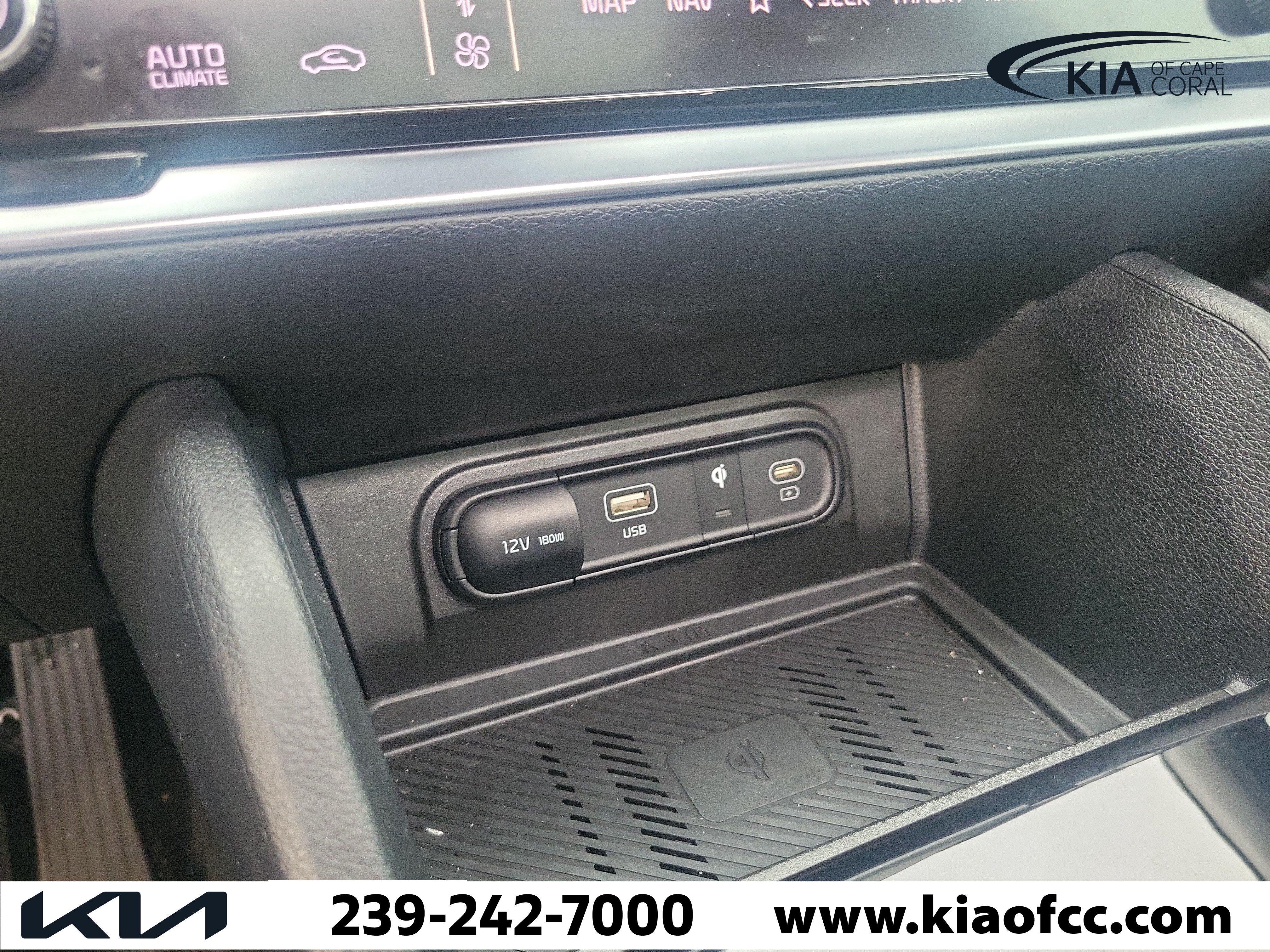 Certified 2025 Kia Sportage EX w/ Premium Package FWD image 32