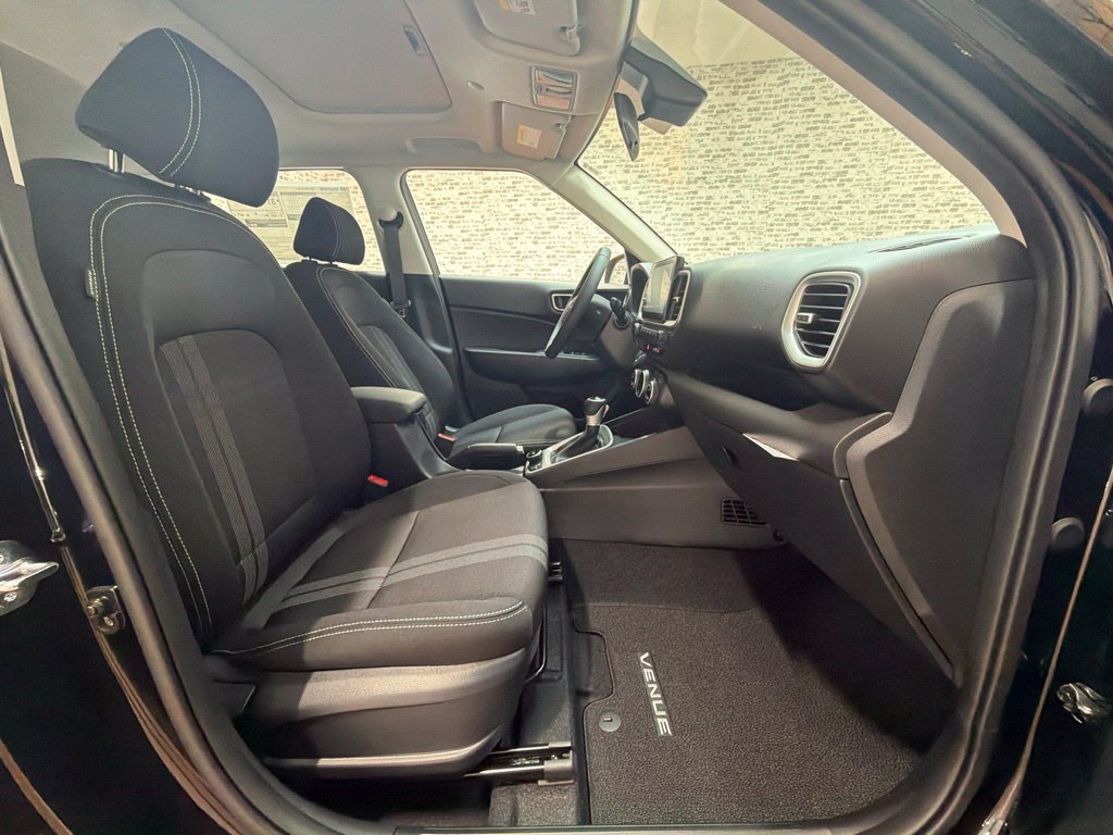New 2026 Hyundai Venue SEL FWD image 11
